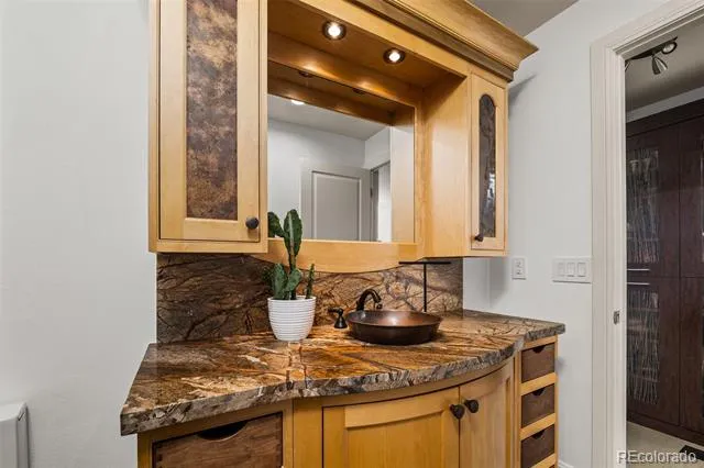 6072 S Paris Street Greenwood Village, CO 80111