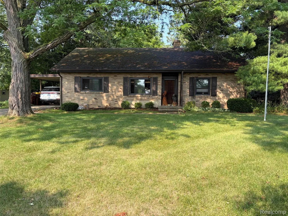 806 S Oakland Street St Johns City, MI 48879