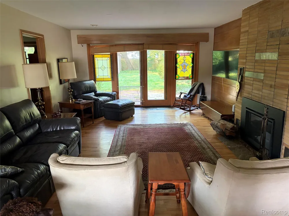 806 S Oakland Street St Johns City, MI 48879