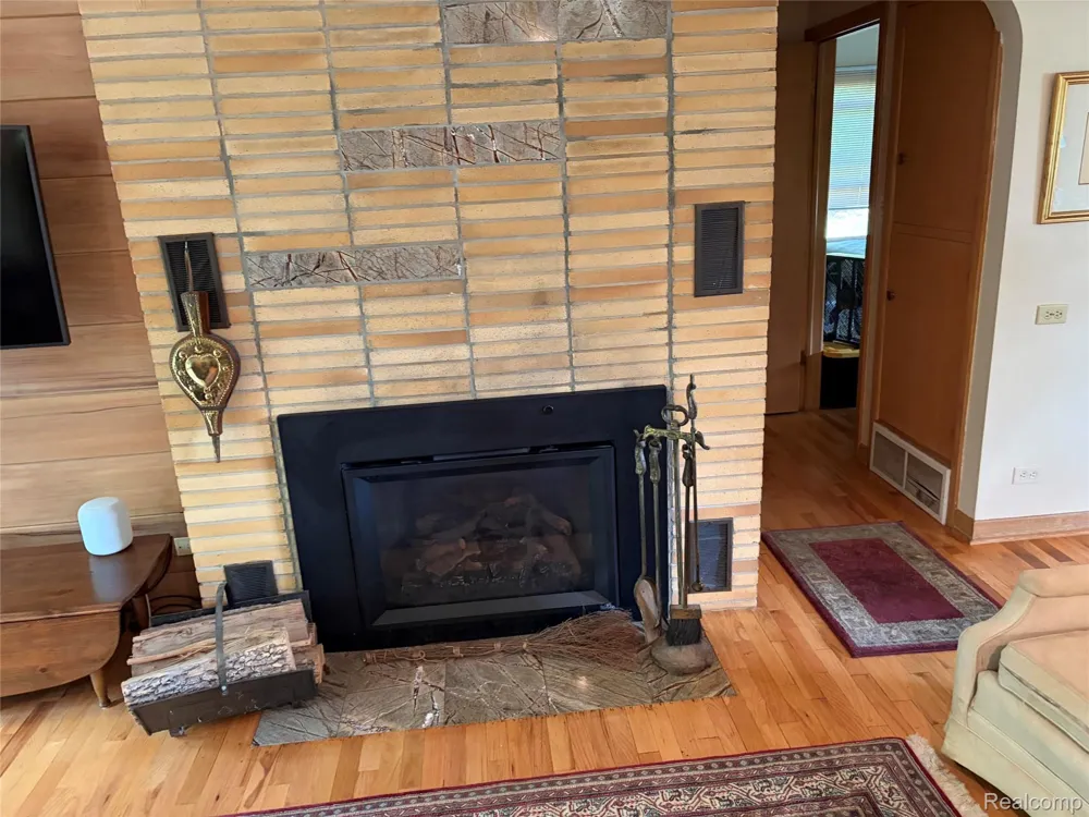 806 S Oakland Street St Johns City, MI 48879