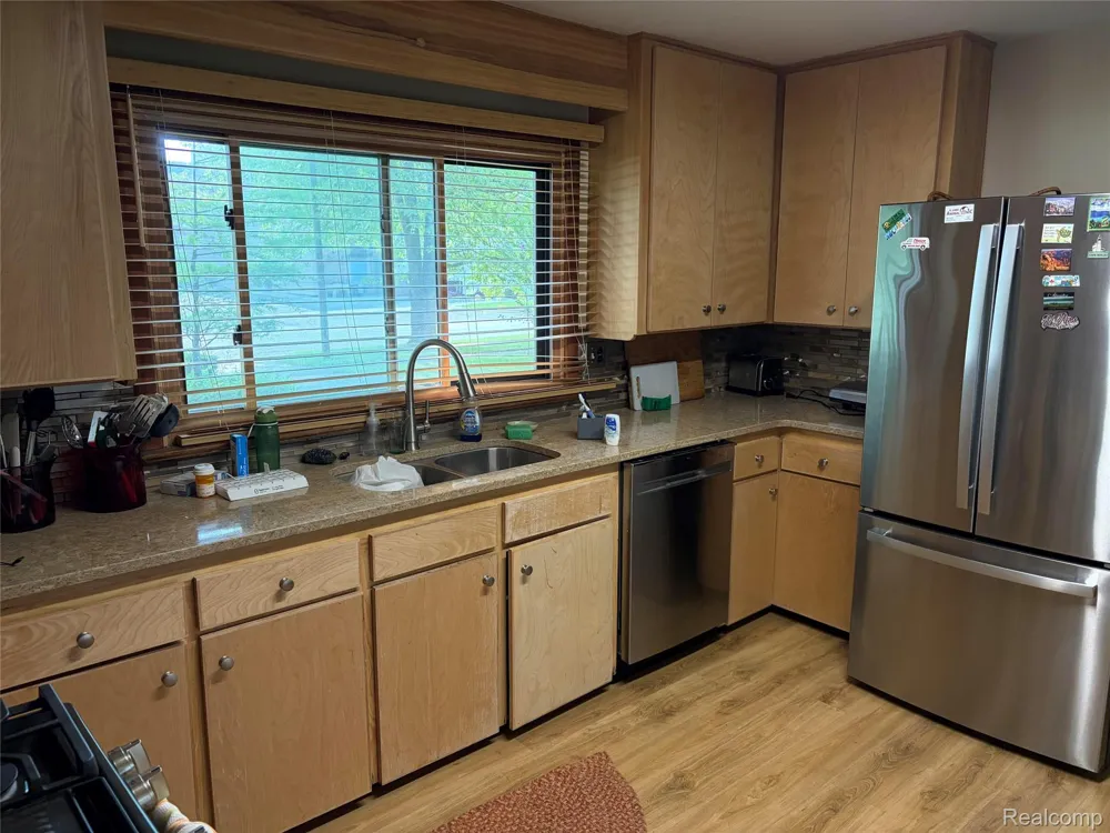 806 S Oakland Street St Johns City, MI 48879
