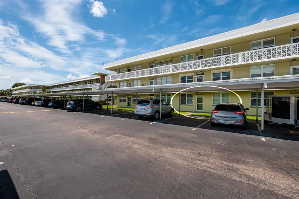 4890 BAY STREET NE #128 St Petersburg, FL 33703