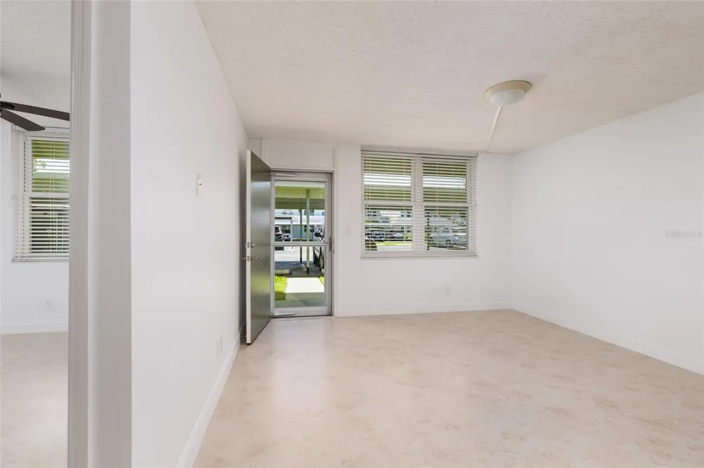 4890 BAY STREET NE #128 St Petersburg, FL 33703
