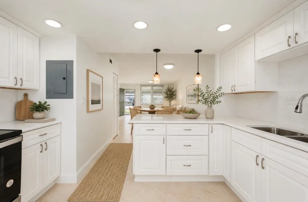 4890 BAY STREET NE #128 St Petersburg, FL 33703