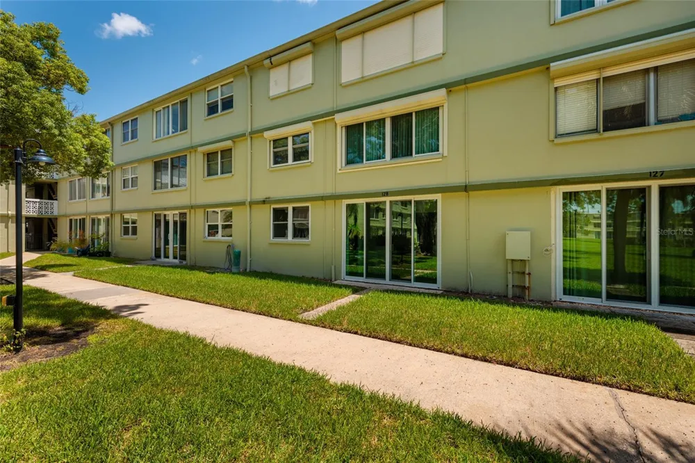 4890 BAY STREET NE #128 St Petersburg, FL 33703