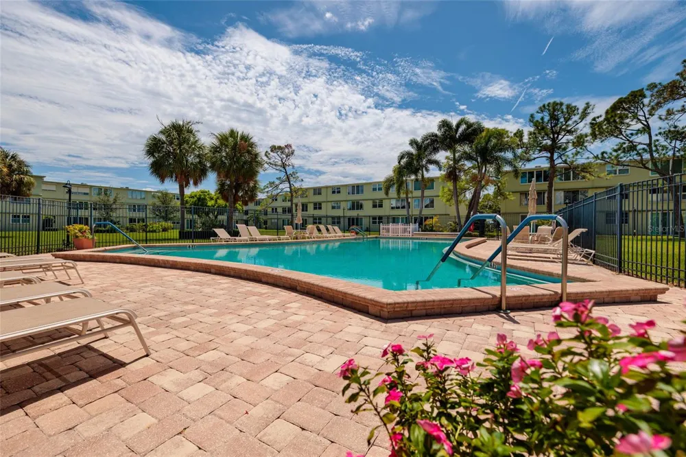 4890 BAY STREET NE #128 St Petersburg, FL 33703