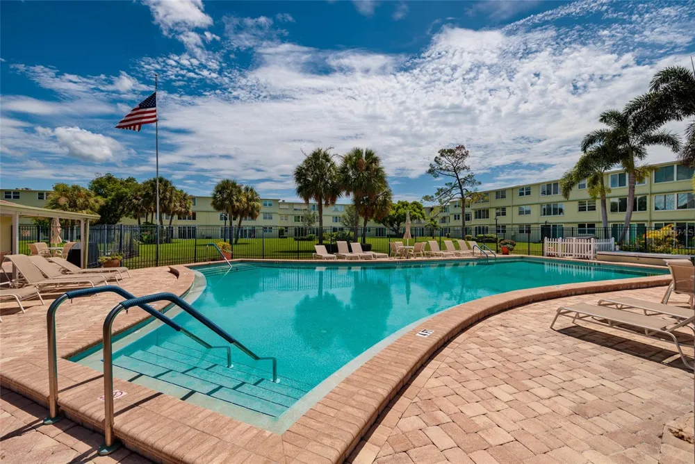 4890 BAY STREET NE #128 St Petersburg, FL 33703
