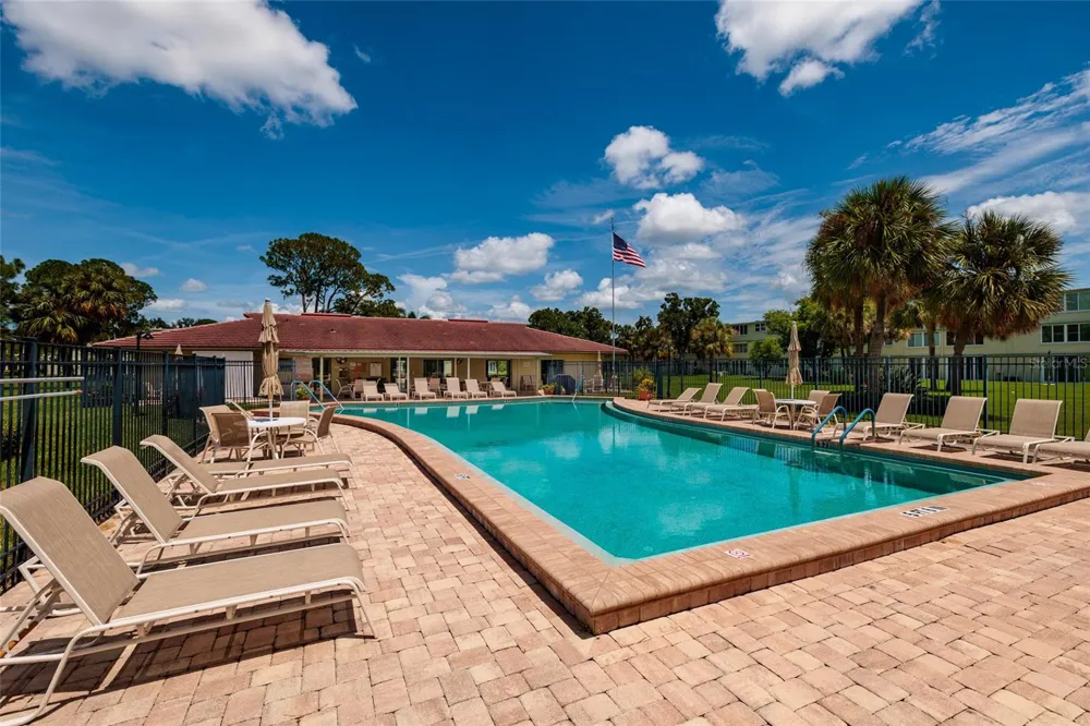 4890 BAY STREET NE #128 St Petersburg, FL 33703