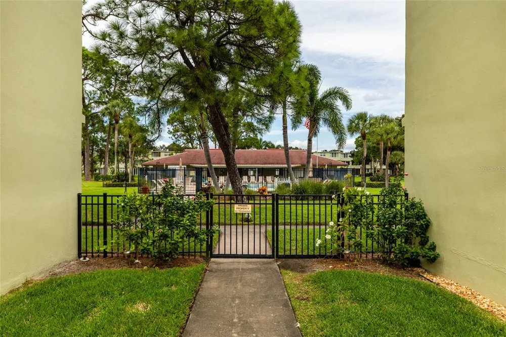 4890 BAY STREET NE #128 St Petersburg, FL 33703