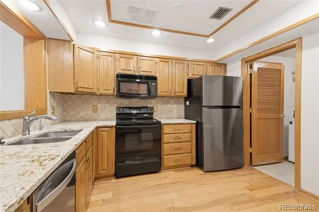 1900 E Girard Place #806 Englewood, CO 80113