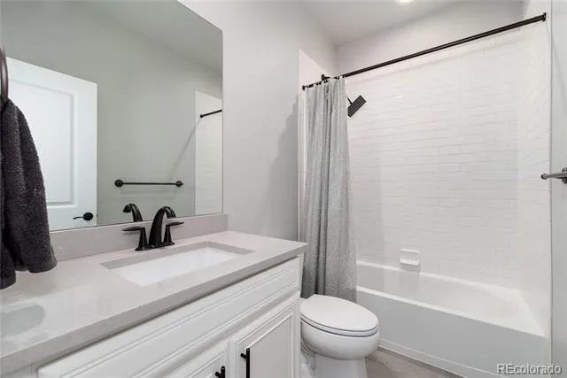 6822 S Vandriver Court Aurora, CO 80016
