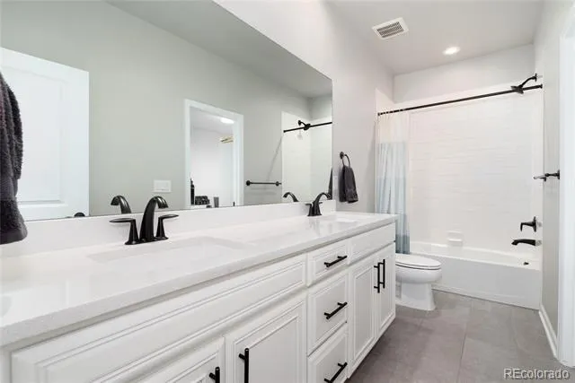 6822 S Vandriver Court Aurora, CO 80016