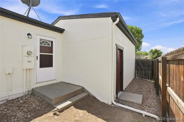 302 Apache Place Lochbuie, CO 80603