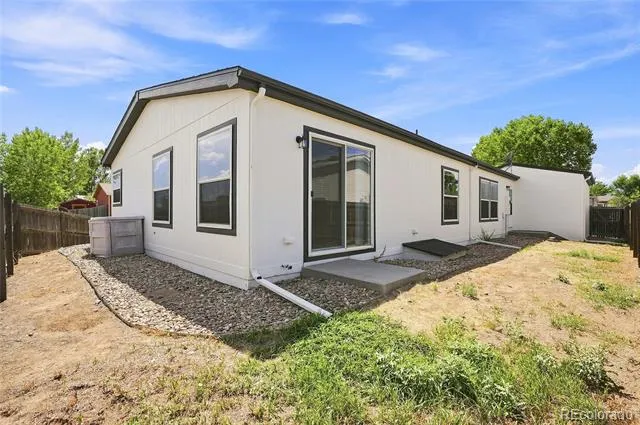 302 Apache Place Lochbuie, CO 80603