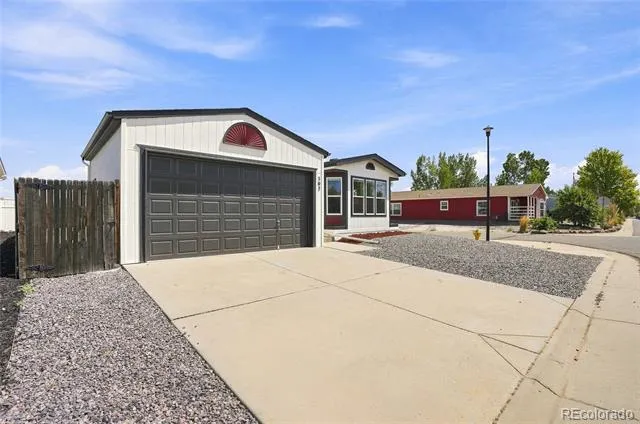302 Apache Place Lochbuie, CO 80603