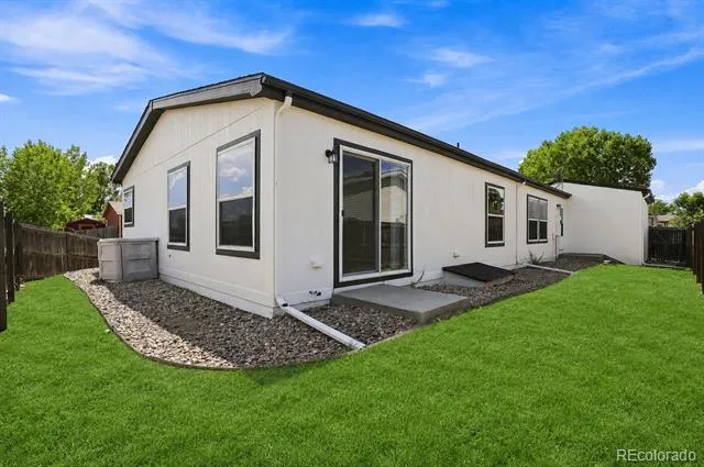 302 Apache Place Lochbuie, CO 80603