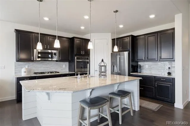 8015 S Vandriver Way Aurora, CO 80016