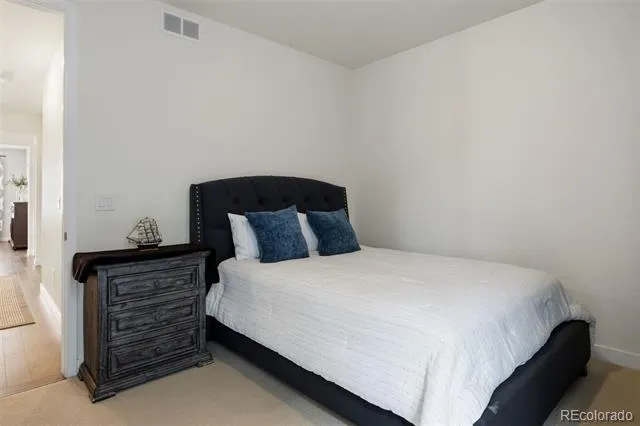 8015 S Vandriver Way Aurora, CO 80016