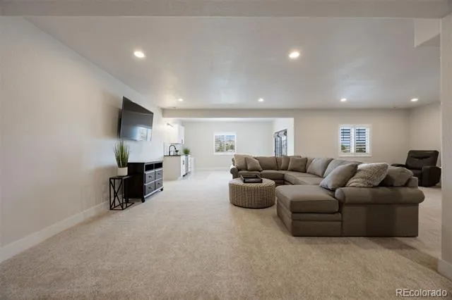 8015 S Vandriver Way Aurora, CO 80016