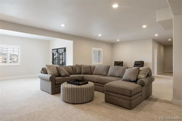 8015 S Vandriver Way Aurora, CO 80016