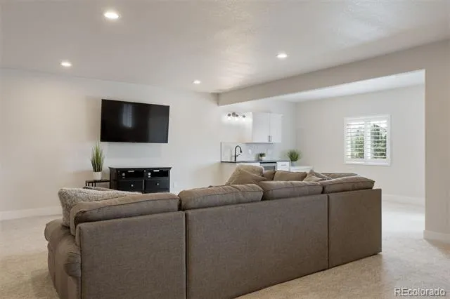 8015 S Vandriver Way Aurora, CO 80016