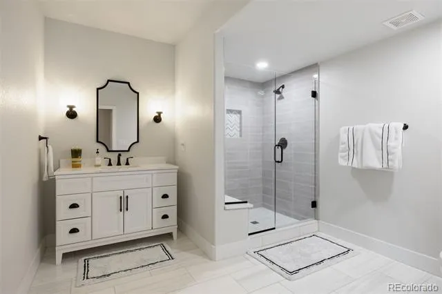8015 S Vandriver Way Aurora, CO 80016