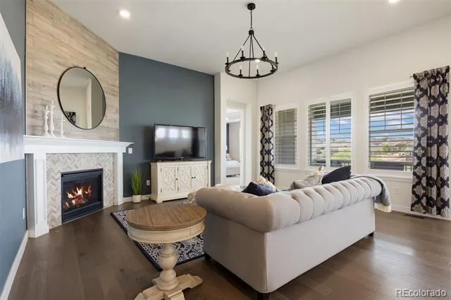 8015 S Vandriver Way Aurora, CO 80016