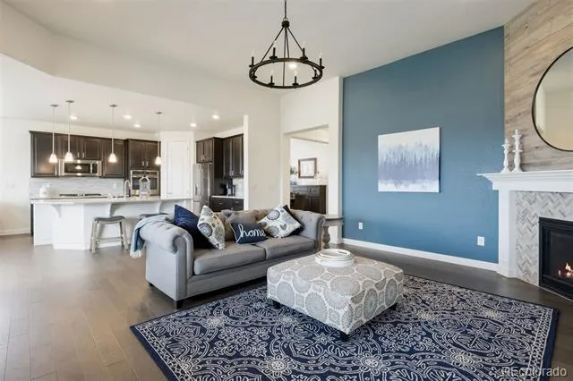 8015 S Vandriver Way Aurora, CO 80016