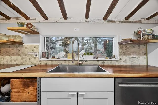 24 Signal Rock Road Golden, CO 80403