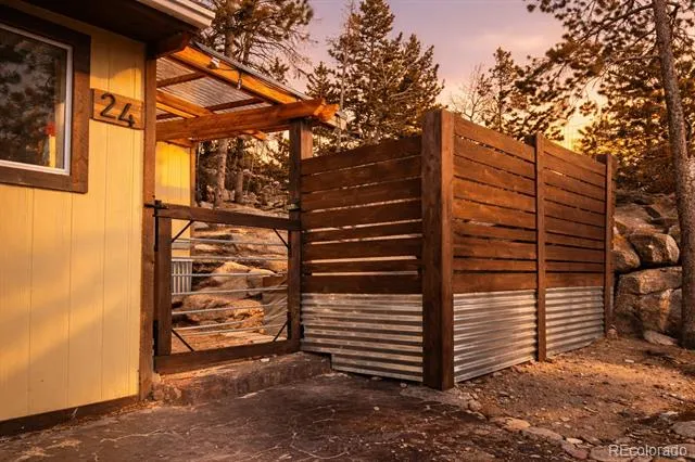 24 Signal Rock Road Golden, CO 80403