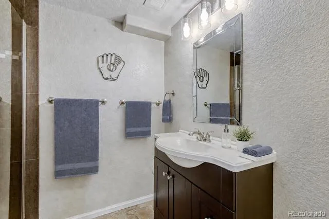 360 Kingbird Circle Highlands Ranch, CO 80129