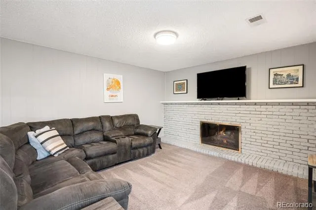 1658 S Ironton Street Aurora, CO 80012