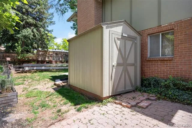 1658 S Ironton Street Aurora, CO 80012