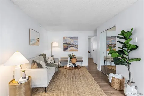3161 Madison Avenue #302