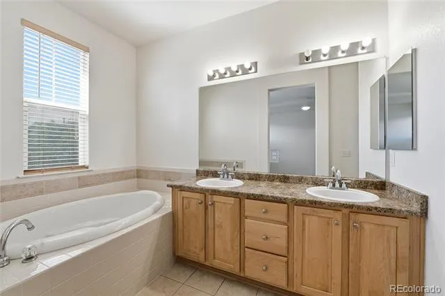10549 Graymont Lane #14D Littleton, CO 80126