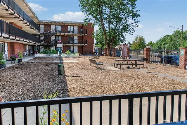1180 Yosemite Street Denver, CO 80220