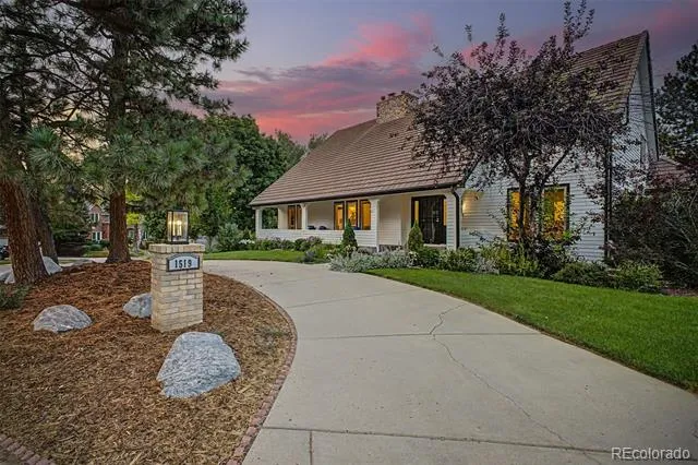 1519 E Maplewood Court Littleton, CO 80121