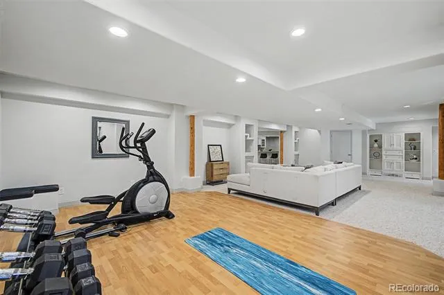 1519 E Maplewood Court Littleton, CO 80121