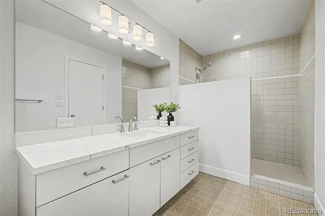 1519 E Maplewood Court Littleton, CO 80121