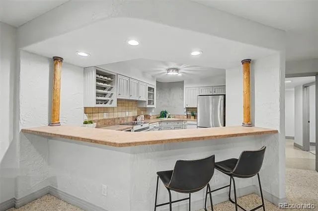 1519 E Maplewood Court Littleton, CO 80121