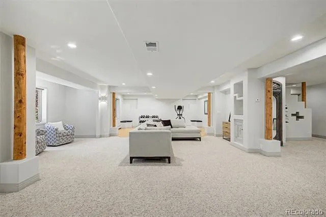 1519 E Maplewood Court Littleton, CO 80121