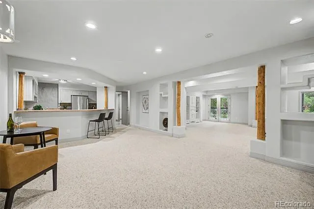 1519 E Maplewood Court Littleton, CO 80121