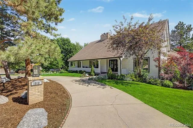 1519 E Maplewood Court Littleton, CO 80121
