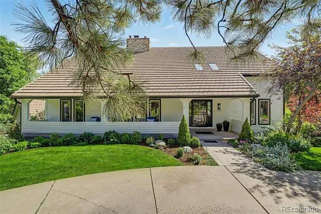 1519 E Maplewood Court Littleton, CO 80121