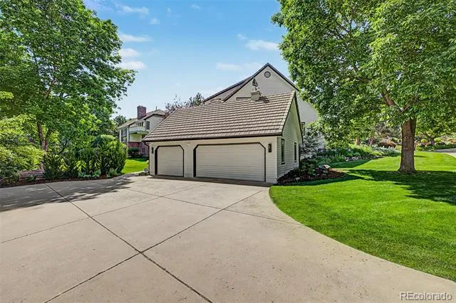 1519 E Maplewood Court Littleton, CO 80121