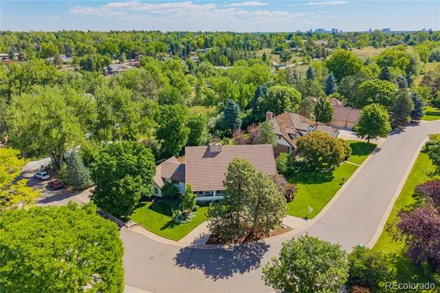 1519 E Maplewood Court Littleton, CO 80121
