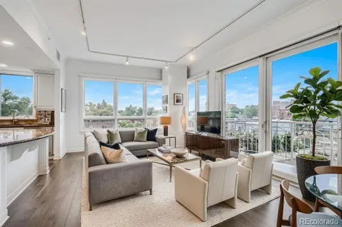 400 E 3rd Avenue #405