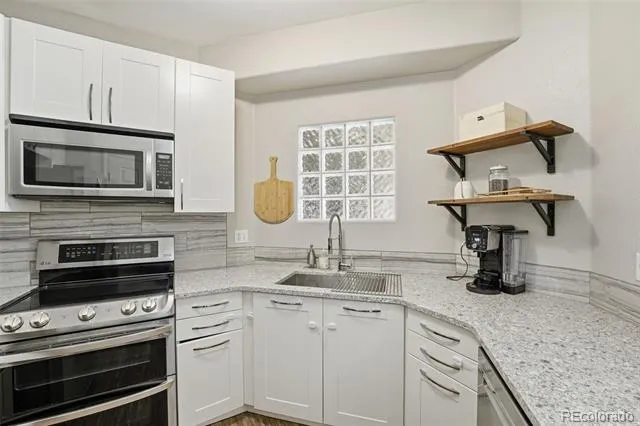 1672 W Canal Circle #411 Littleton, CO 80120