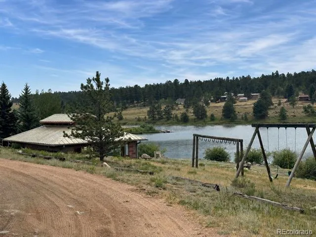 15 Dogie Trail Florissant, CO 80816