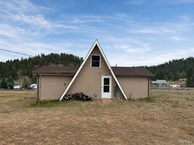 15 Dogie Trail Florissant, CO 80816